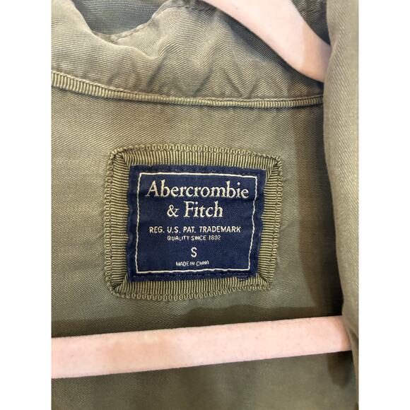 Abercrombie & Fitch Olive Button Down Shirt Lyocell S Utility Minimalist Preppy - Picture 2 of 4